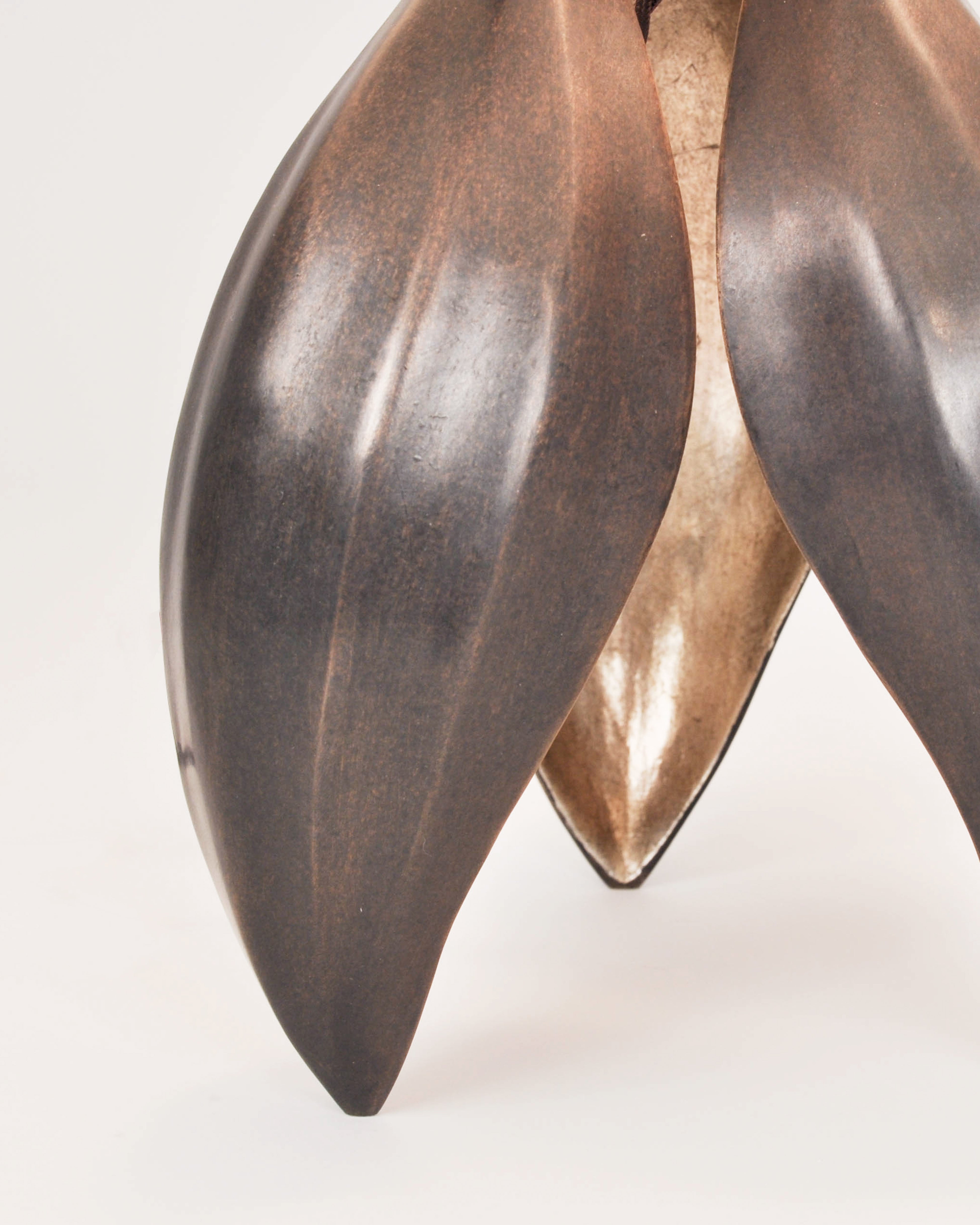 Dark Antique Brass with Classic Bronze Pods and Dutch Platinum Interior